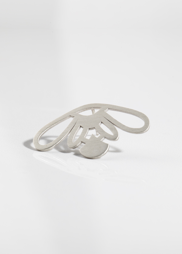 Regina Apis Earrings (S)|Small - Image 5