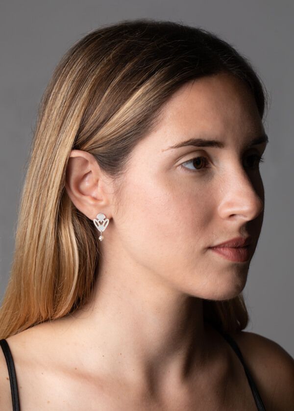 Regina Apis Earrings (XS)|Extra Small