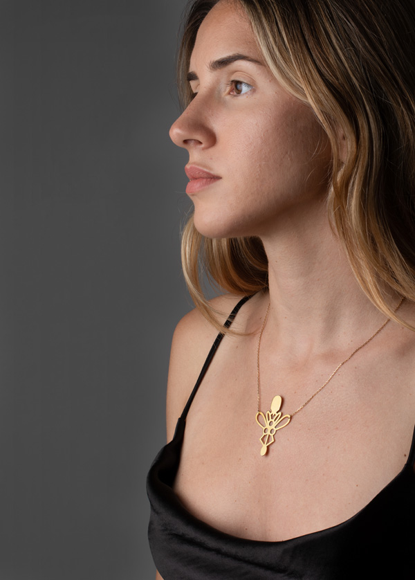 Regina Apis Necklace (M)|Medium